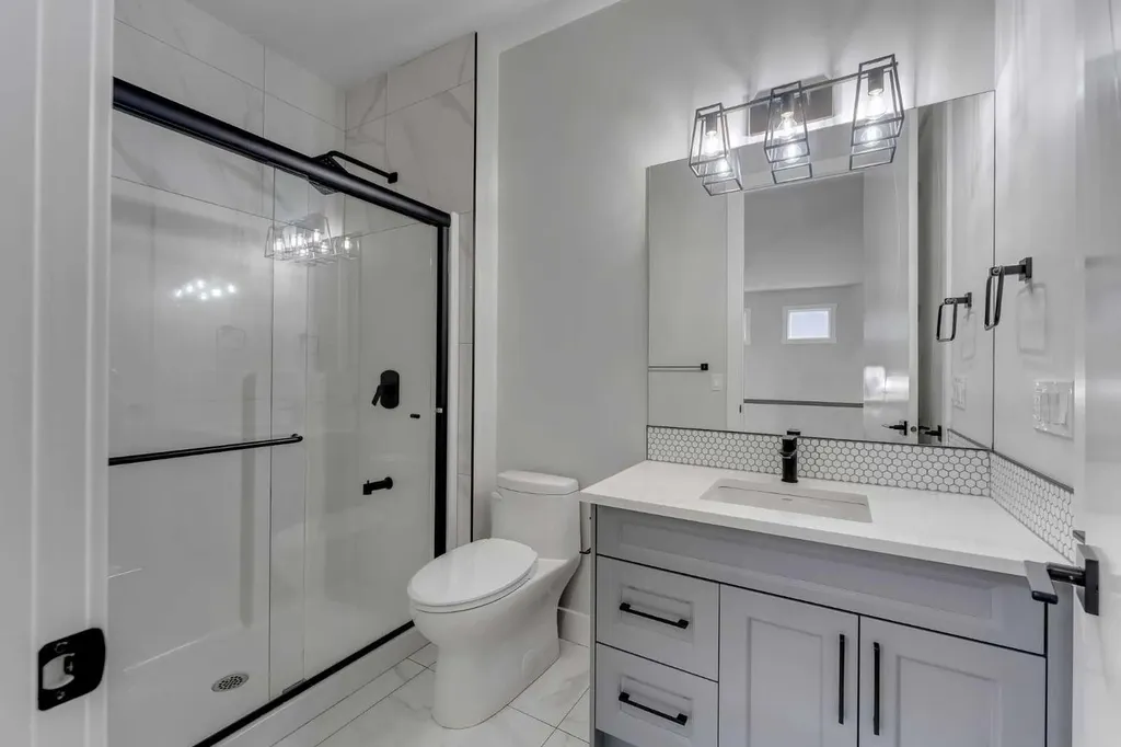 32 Waterford Terrace Chestermere AB T1X 2P6