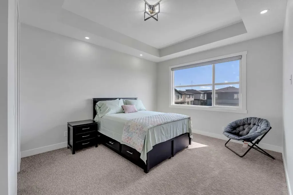 32 Waterford Terrace Chestermere AB T1X 2P6