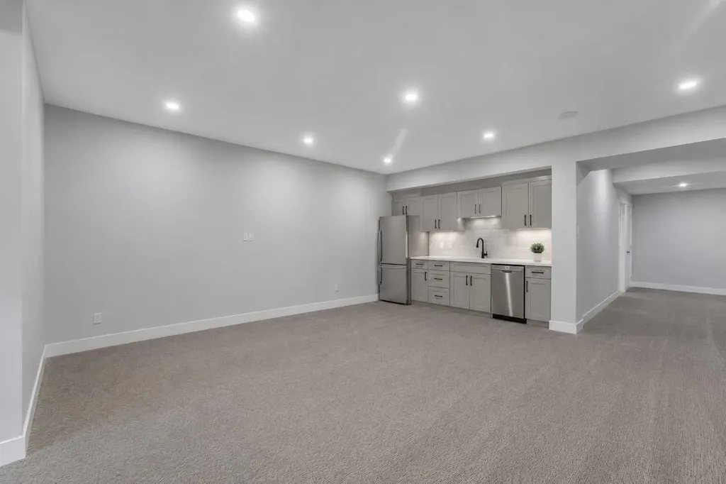 32 Waterford Terrace Chestermere AB T1X 2P6