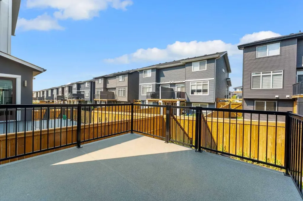 32 Waterford Terrace Chestermere AB T1X 2P6