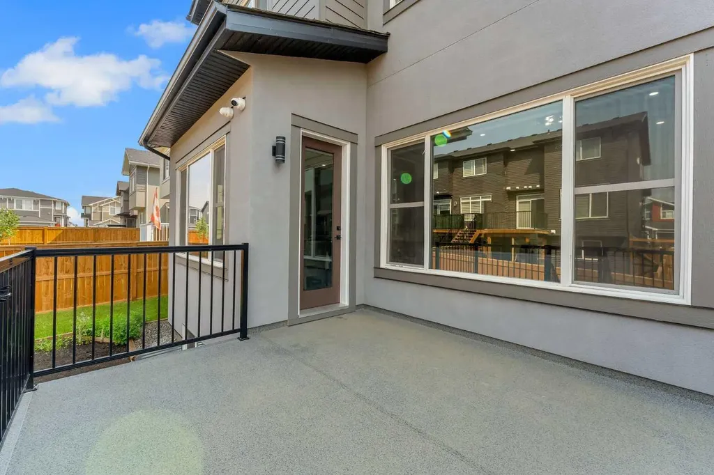 32 Waterford Terrace Chestermere AB T1X 2P6