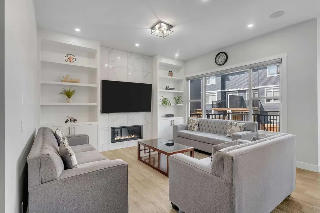 32 Waterford Terrace Chestermere AB T1X 2P6