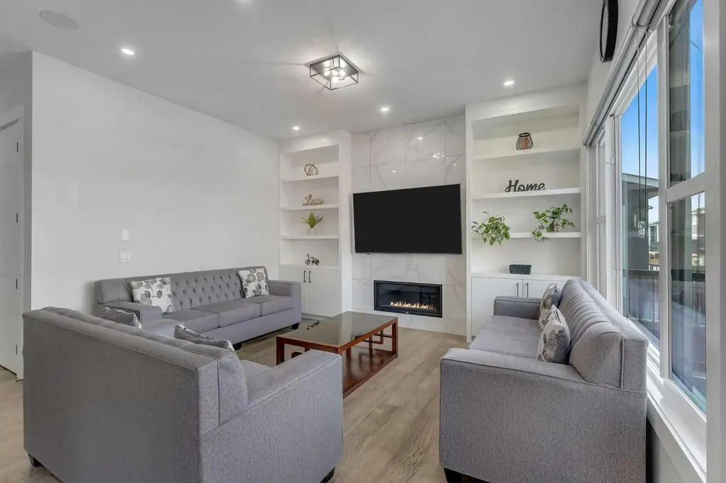 32 Waterford Terrace Chestermere AB T1X 2P6