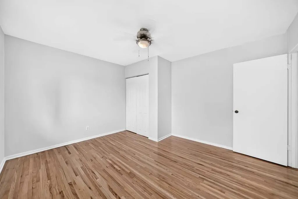 39 Healy Drive SW Calgary AB T2V 2Z8