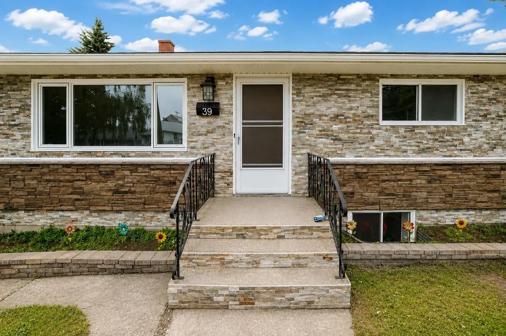 39 Healy Drive SW Calgary AB T2V 2Z8