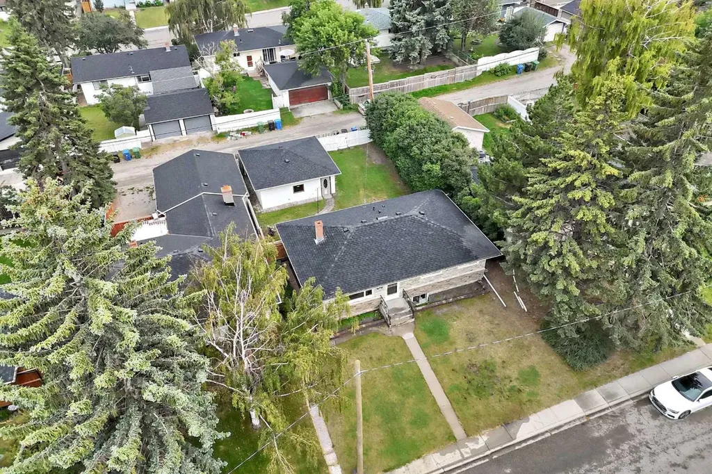 39 Healy Drive SW Calgary AB T2V 2Z8