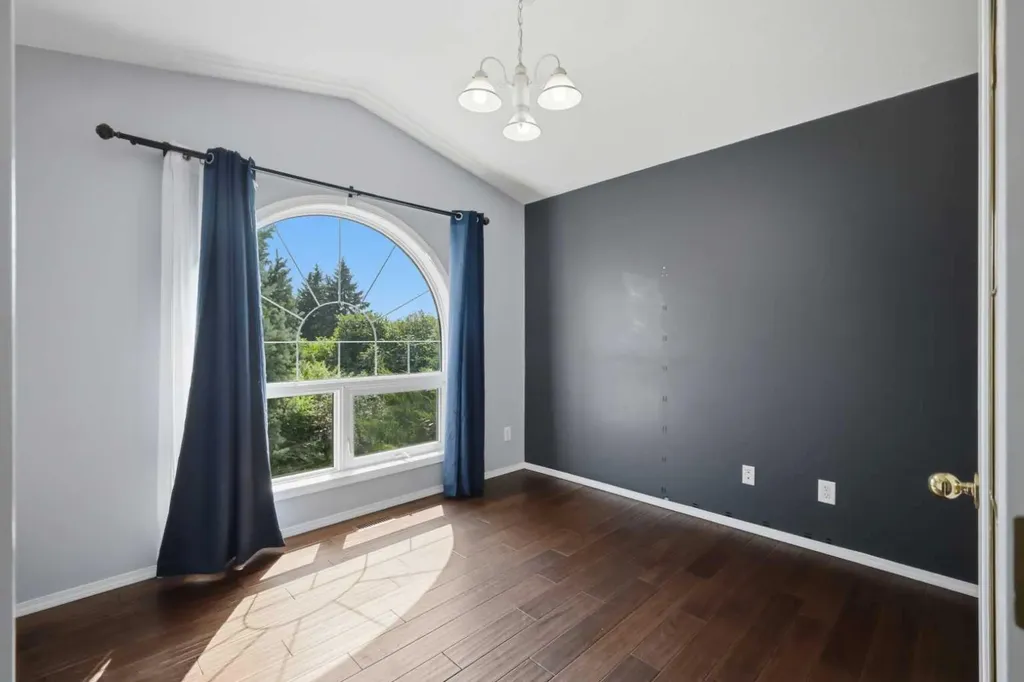 5508 49 Avenue Alix AB T0C 0B0
