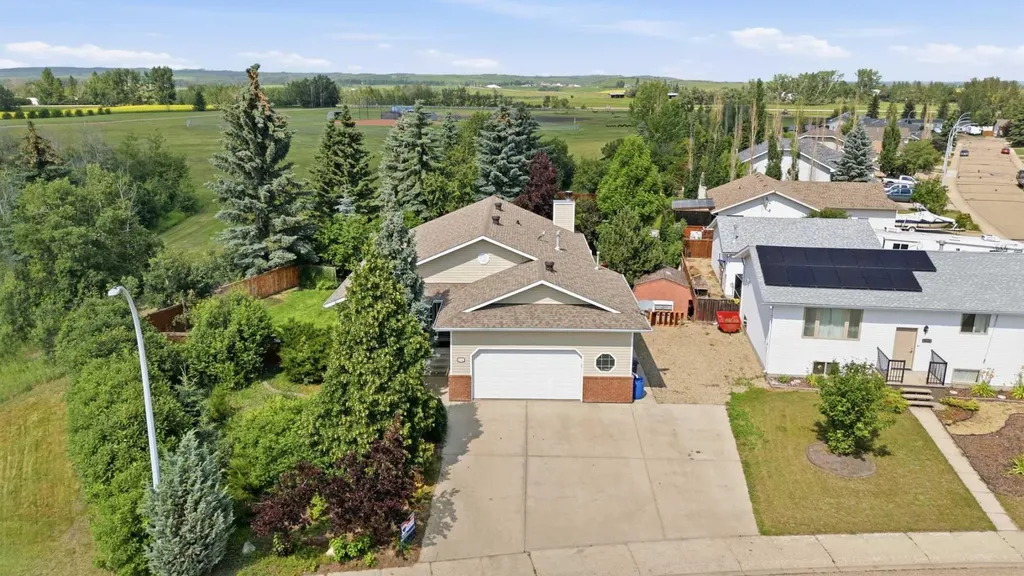 5508 49 Avenue Alix AB T0C 0B0