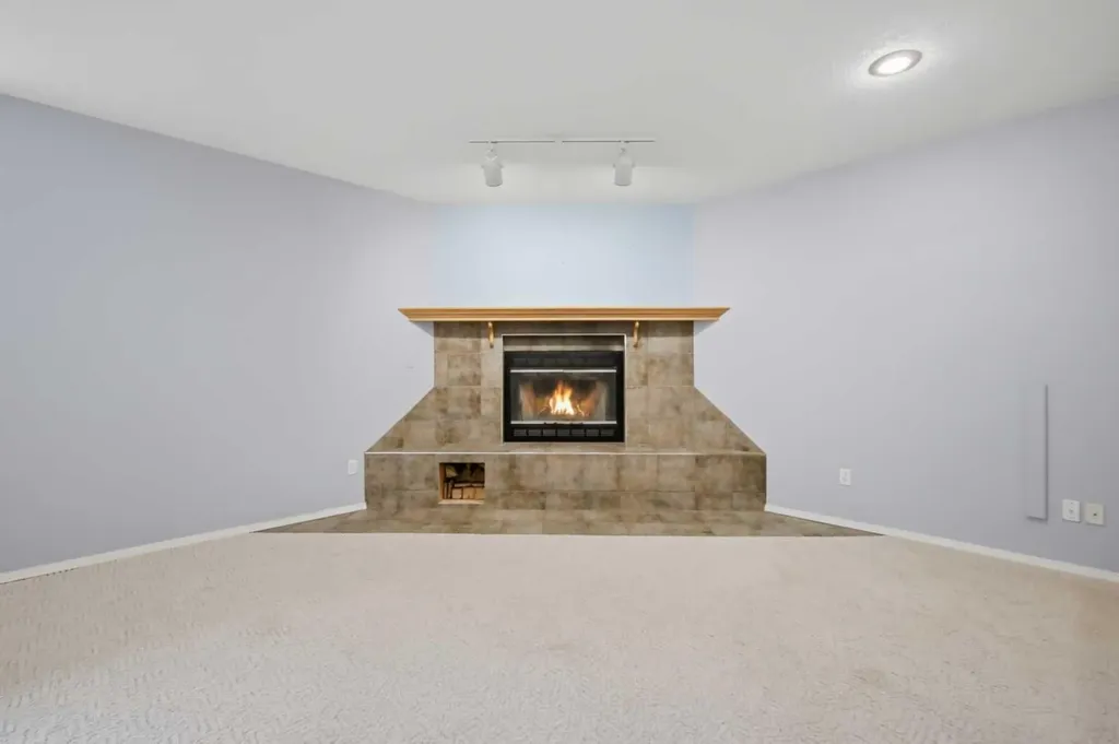 5508 49 Avenue Alix AB T0C 0B0