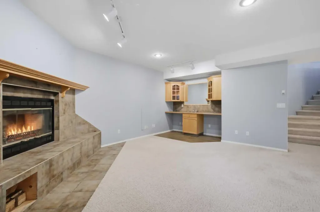 5508 49 Avenue Alix AB T0C 0B0