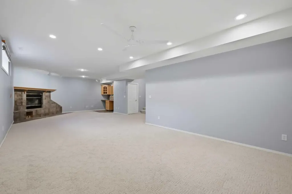 5508 49 Avenue Alix AB T0C 0B0