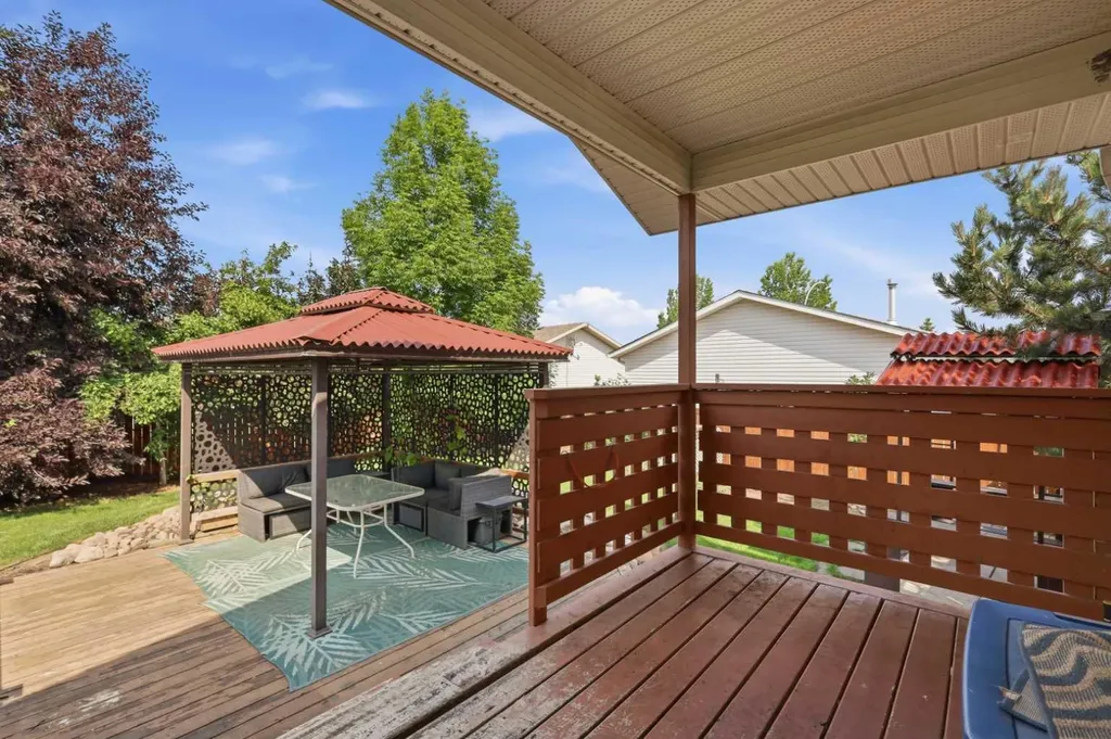 5508 49 Avenue Alix AB T0C 0B0