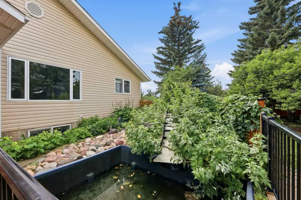 5508 49 Avenue Alix AB T0C 0B0
