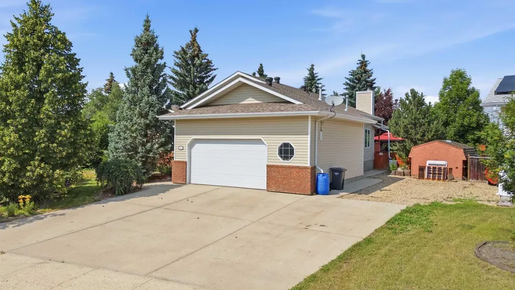 5508 49 Avenue Alix AB T0C 0B0