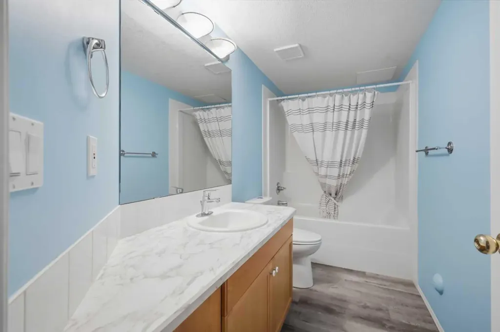 5508 49 Avenue Alix AB T0C 0B0