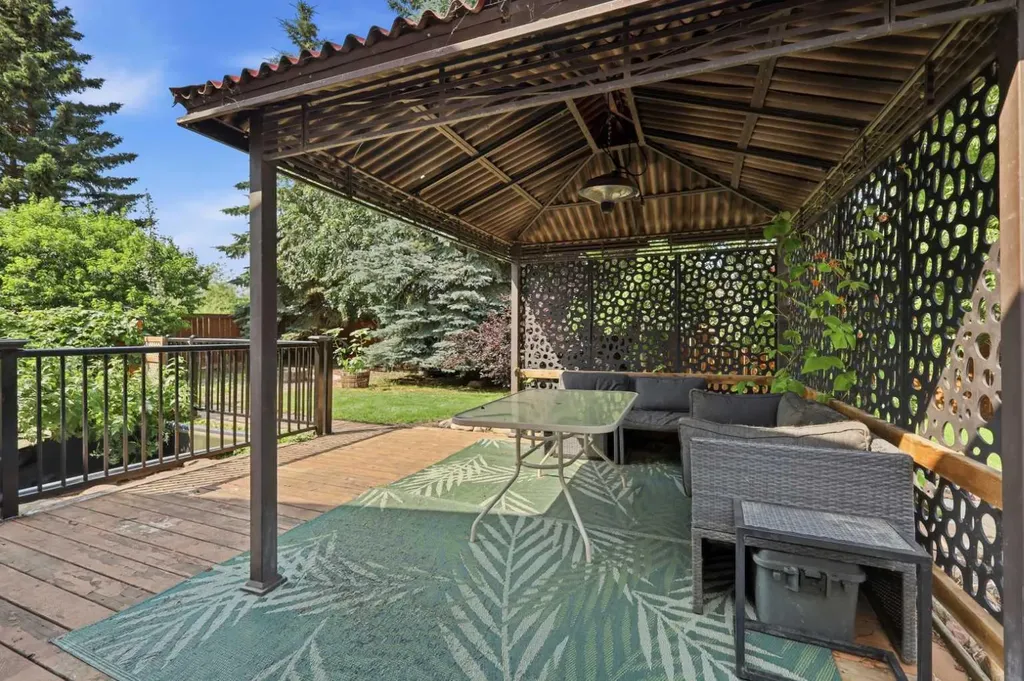 5508 49 Avenue Alix AB T0C 0B0