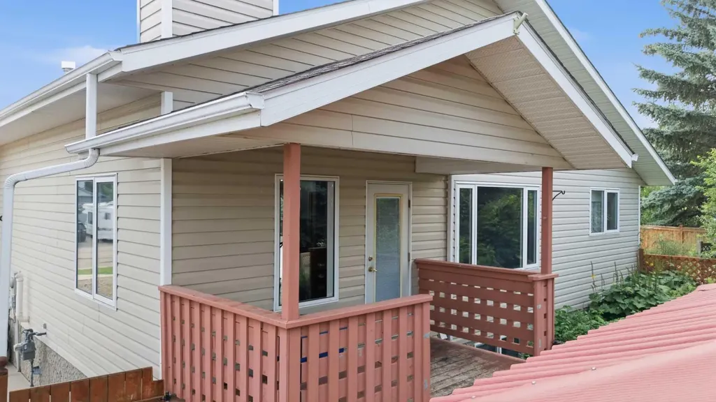 5508 49 Avenue Alix AB T0C 0B0