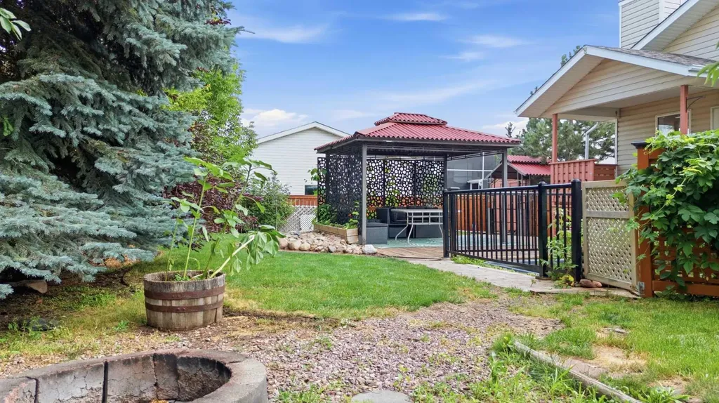 5508 49 Avenue Alix AB T0C 0B0