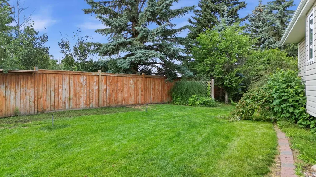 5508 49 Avenue Alix AB T0C 0B0
