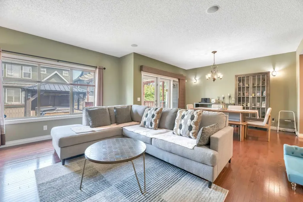 331 Mahogany Court SE Calgary AB T3M 0T5