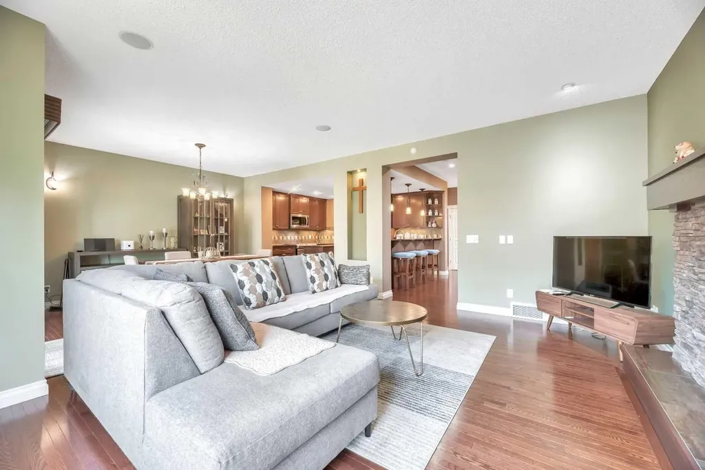 331 Mahogany Court SE Calgary AB T3M 0T5