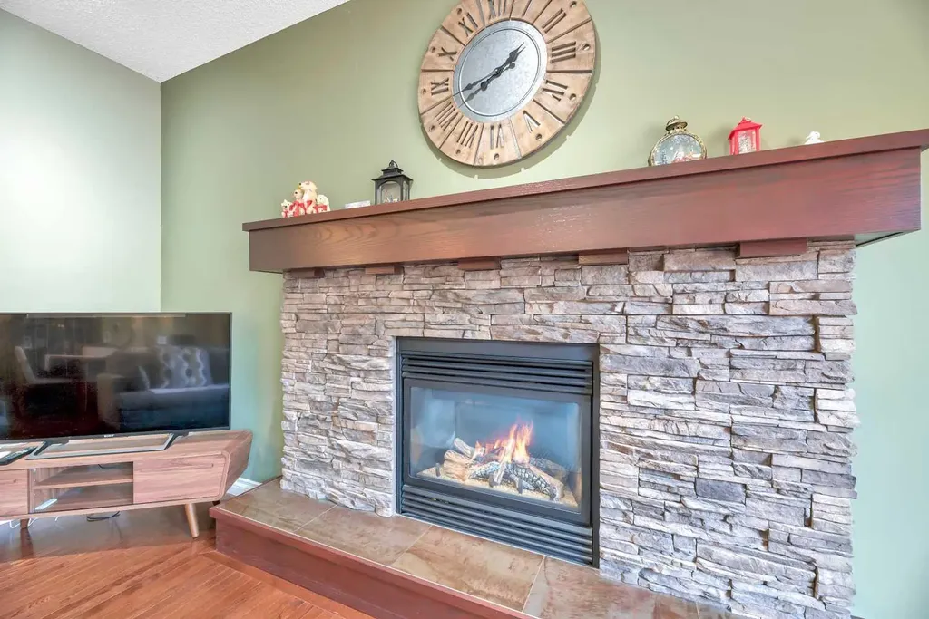 331 Mahogany Court SE Calgary AB T3M 0T5