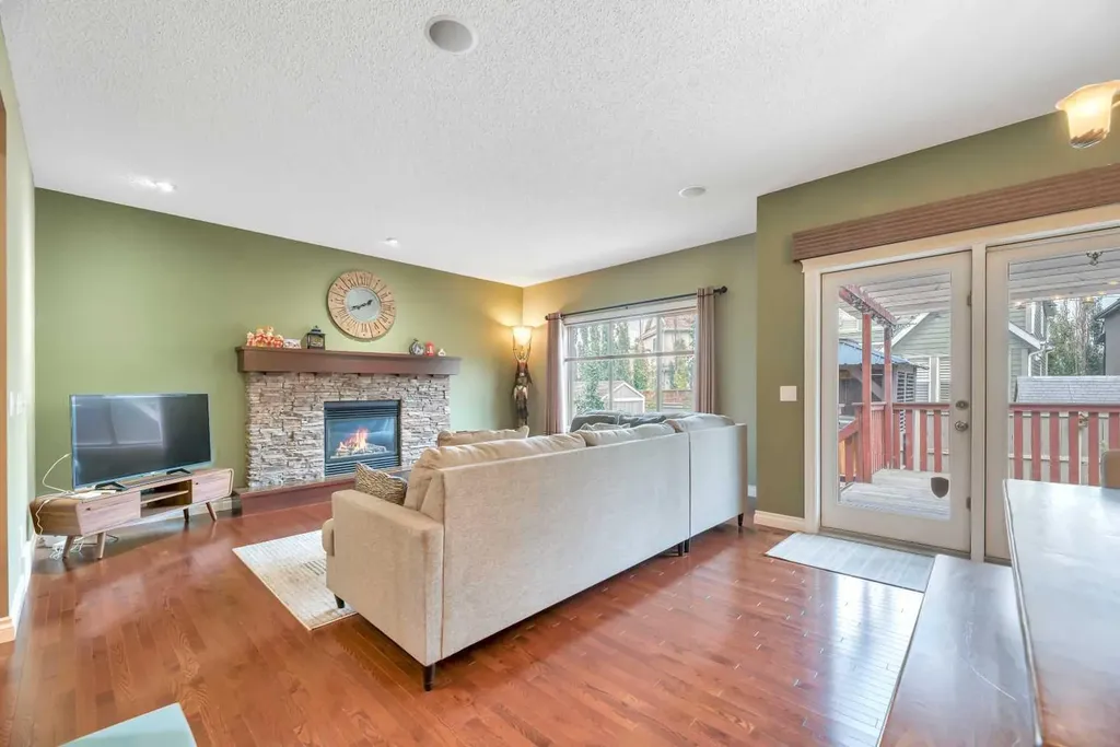 331 Mahogany Court SE Calgary AB T3M 0T5