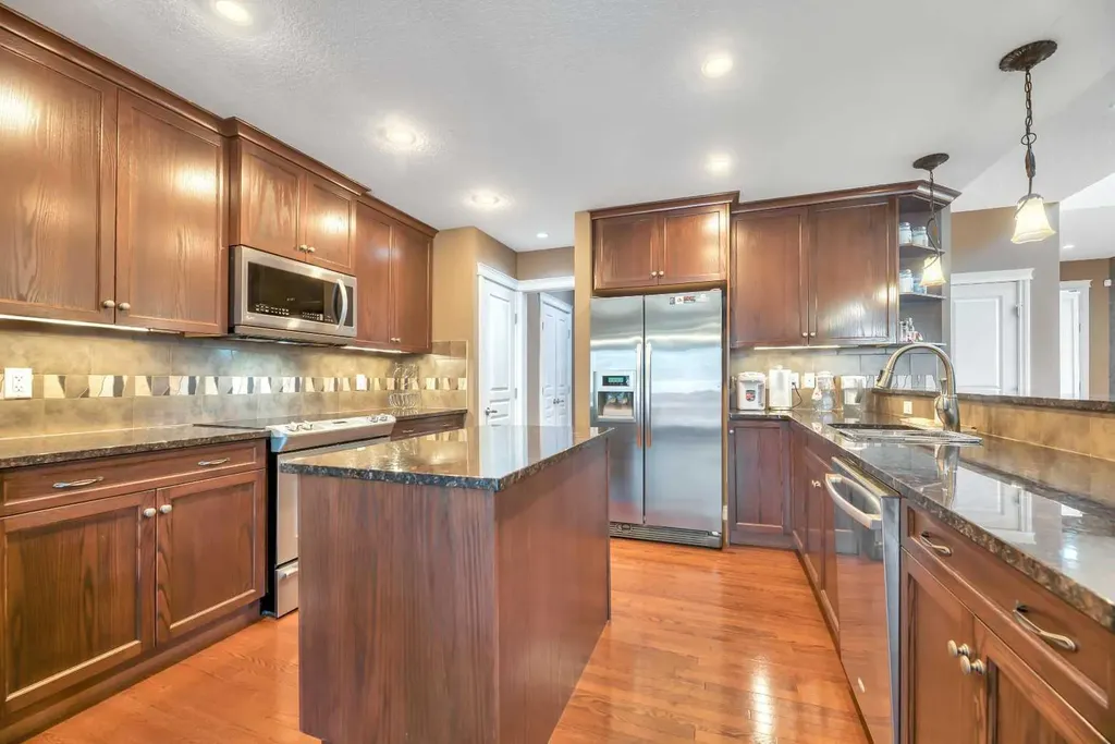 331 Mahogany Court SE Calgary AB T3M 0T5
