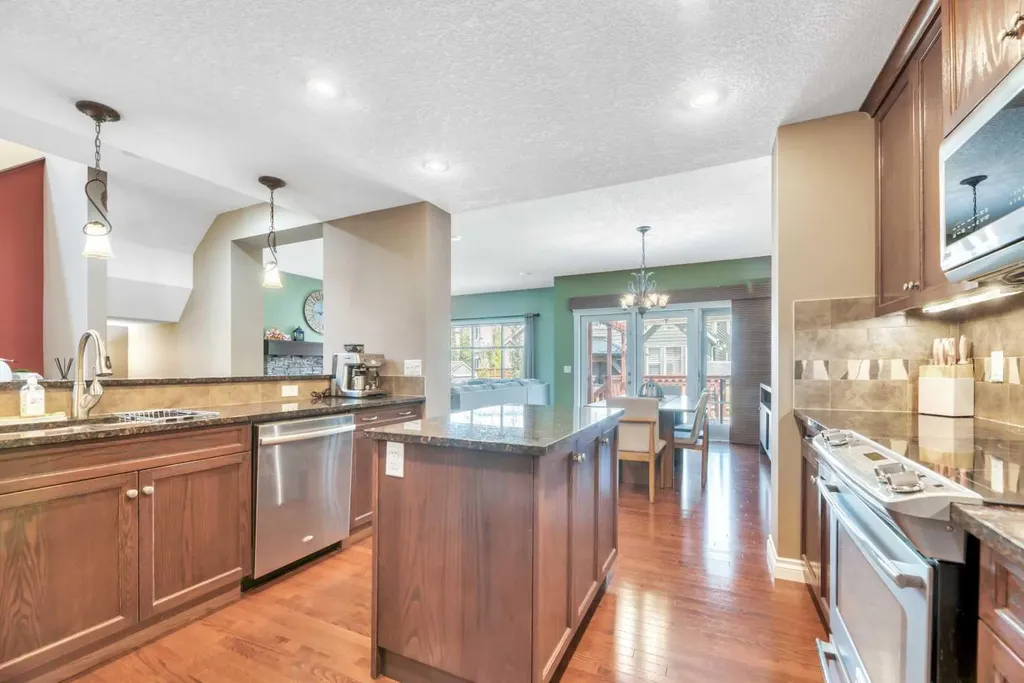 331 Mahogany Court SE Calgary AB T3M 0T5
