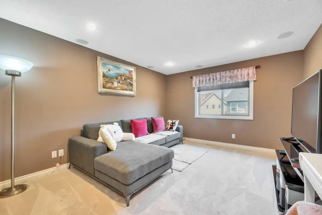 331 Mahogany Court SE Calgary AB T3M 0T5