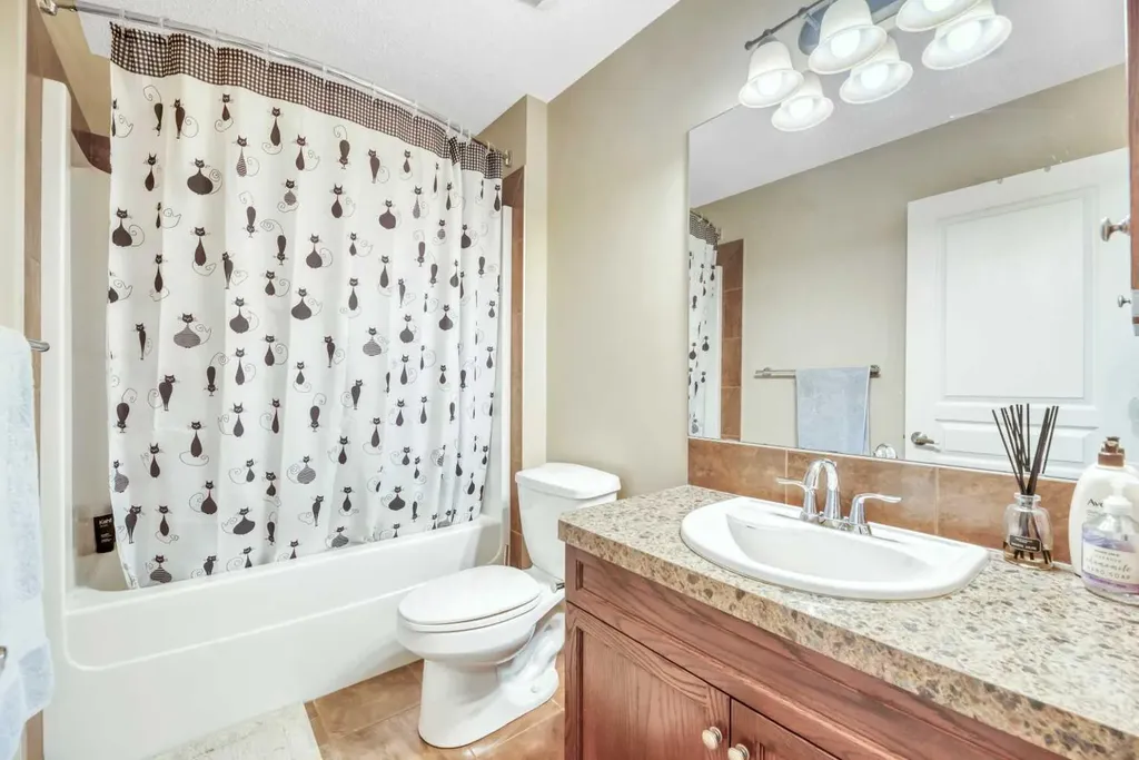 331 Mahogany Court SE Calgary AB T3M 0T5