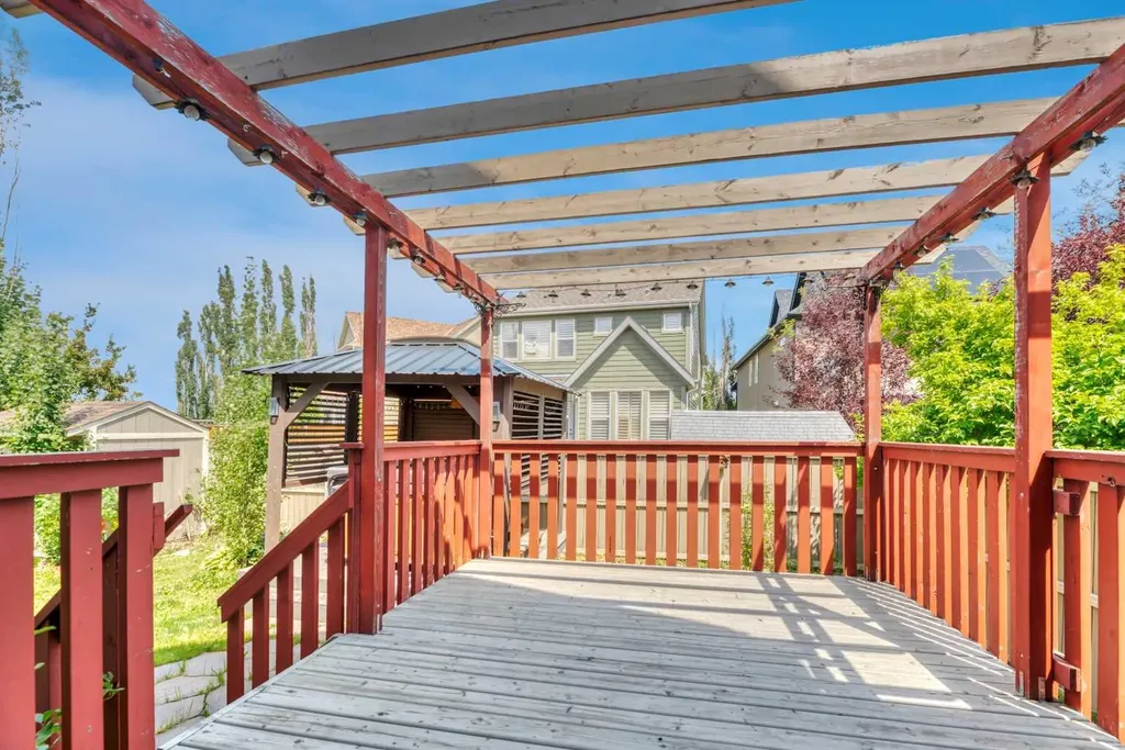 331 Mahogany Court SE Calgary AB T3M 0T5