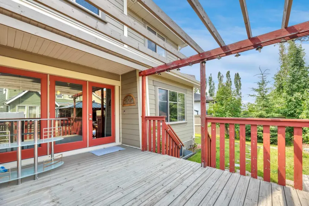 331 Mahogany Court SE Calgary AB T3M 0T5