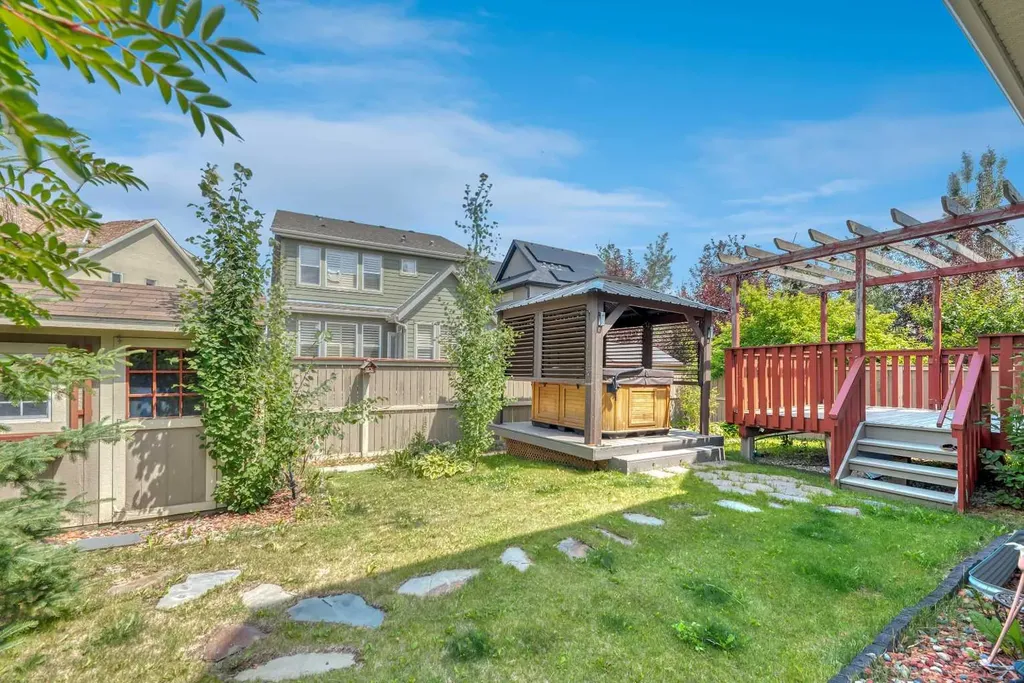 331 Mahogany Court SE Calgary AB T3M 0T5