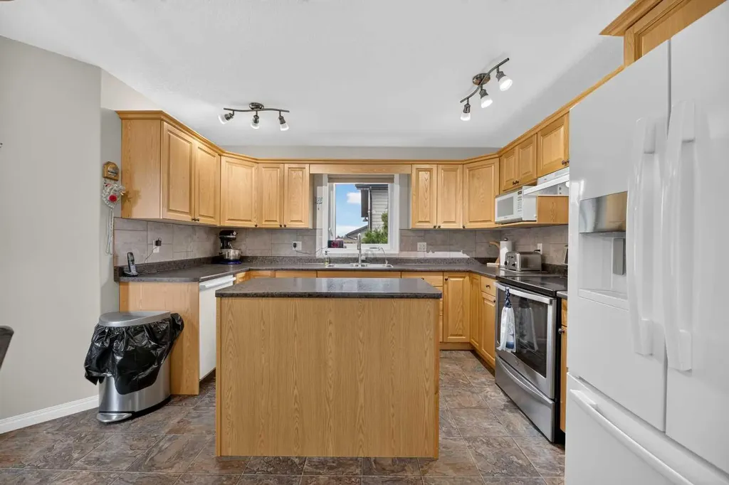 41 Deer Coulee Drive Didsbury AB T0M0W0