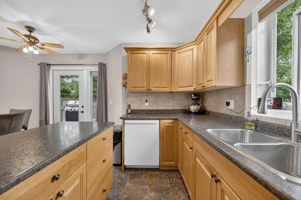 41 Deer Coulee Drive Didsbury AB T0M0W0