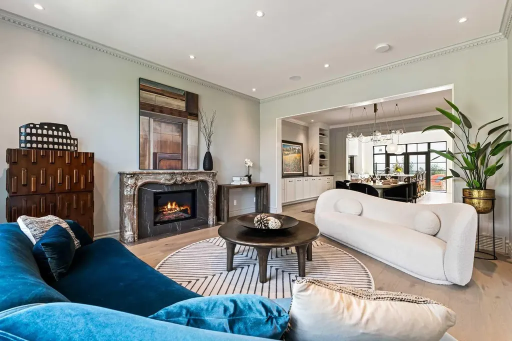 82 Valour Circle SW Calgary AB T3E 7B6