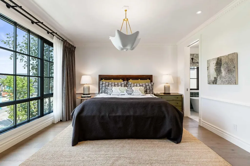 82 Valour Circle SW Calgary AB T3E 7B6