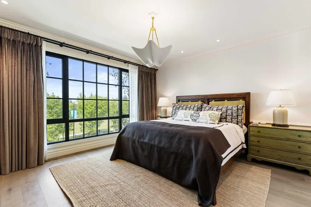 82 Valour Circle SW Calgary AB T3E 7B6