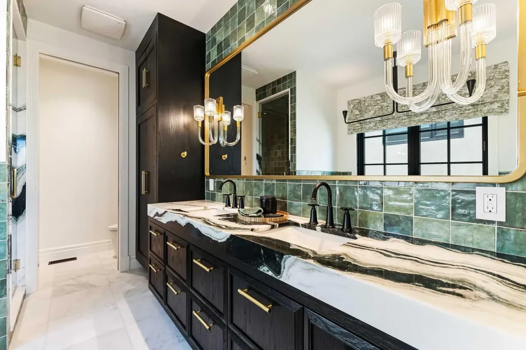 82 Valour Circle SW Calgary AB T3E 7B6