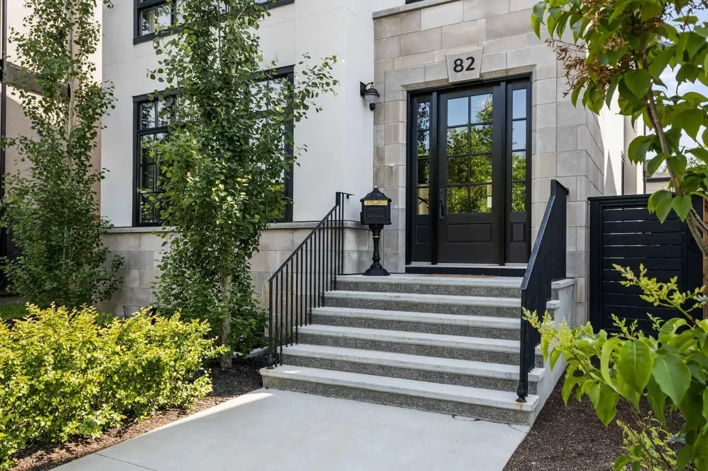 82 Valour Circle SW Calgary AB T3E 7B6
