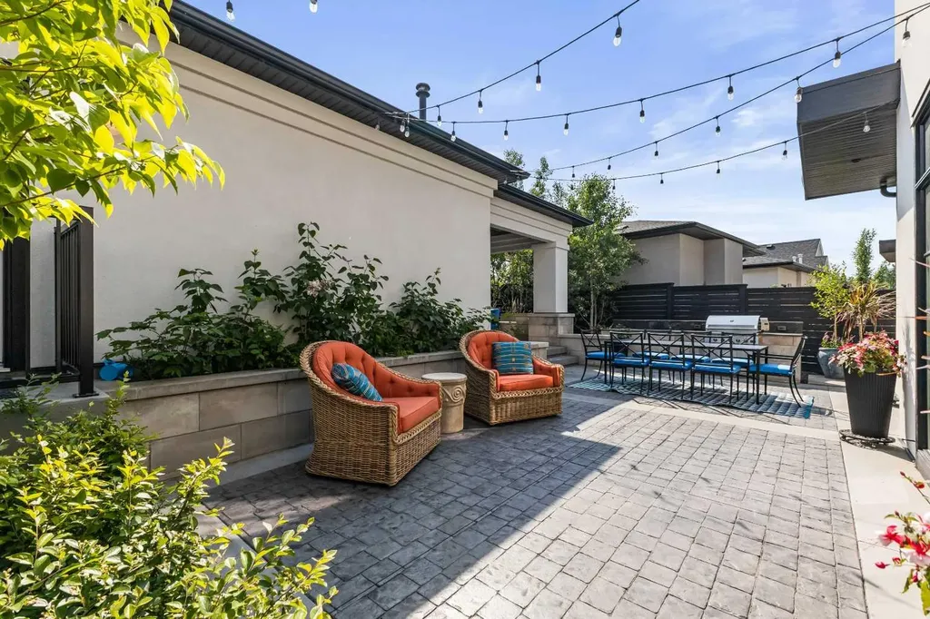 82 Valour Circle SW Calgary AB T3E 7B6
