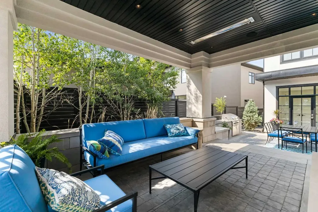 82 Valour Circle SW Calgary AB T3E 7B6