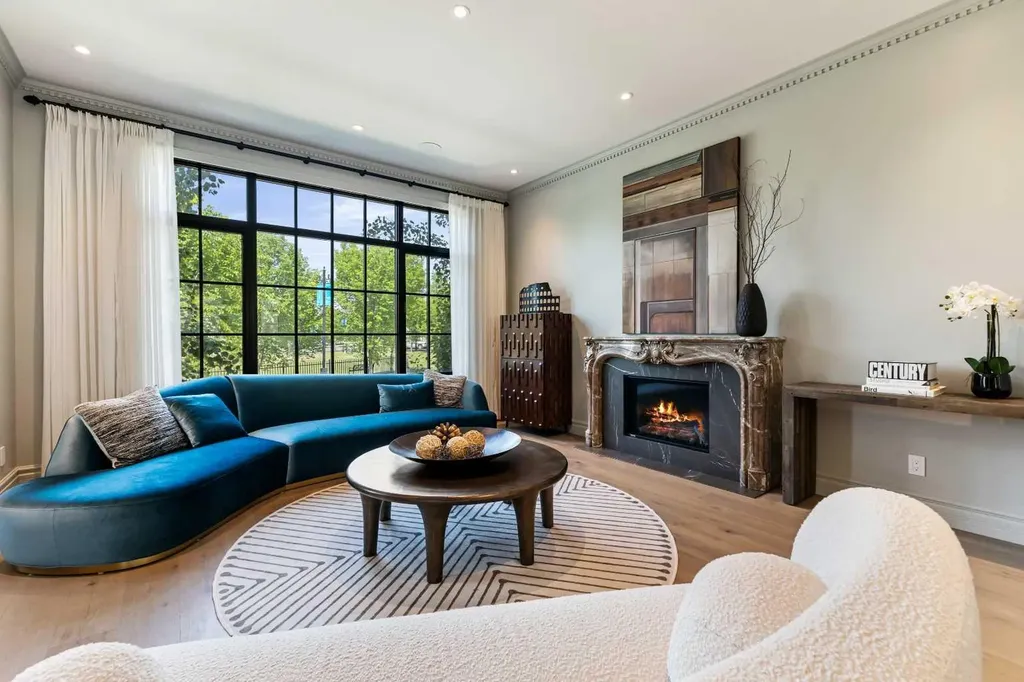 82 Valour Circle SW Calgary AB T3E 7B6