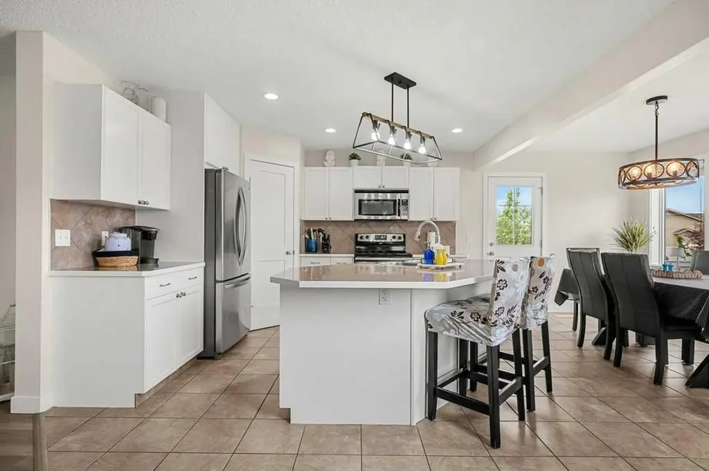 13061 Coventry Hills Way NE Calgary AB T3K 0J6