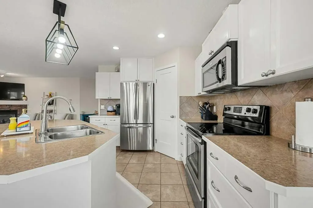 13061 Coventry Hills Way NE Calgary AB T3K 0J6