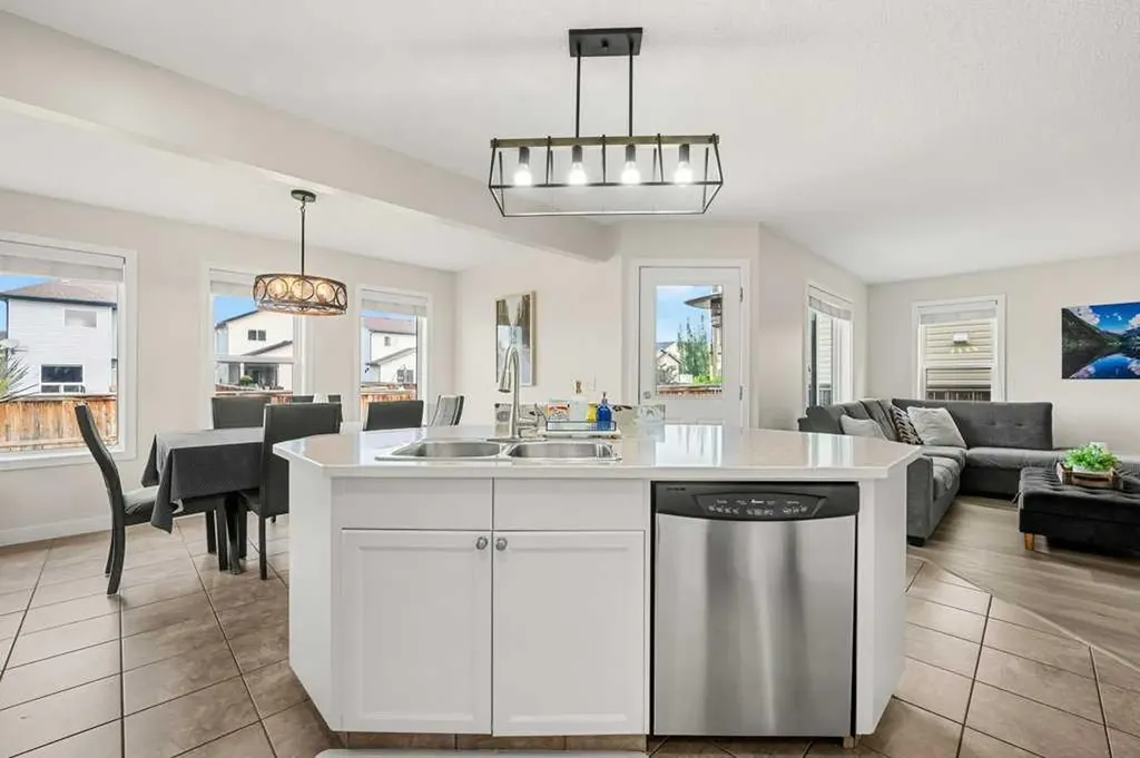 13061 Coventry Hills Way NE Calgary AB T3K 0J6