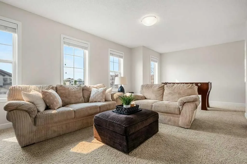 13061 Coventry Hills Way NE Calgary AB T3K 0J6