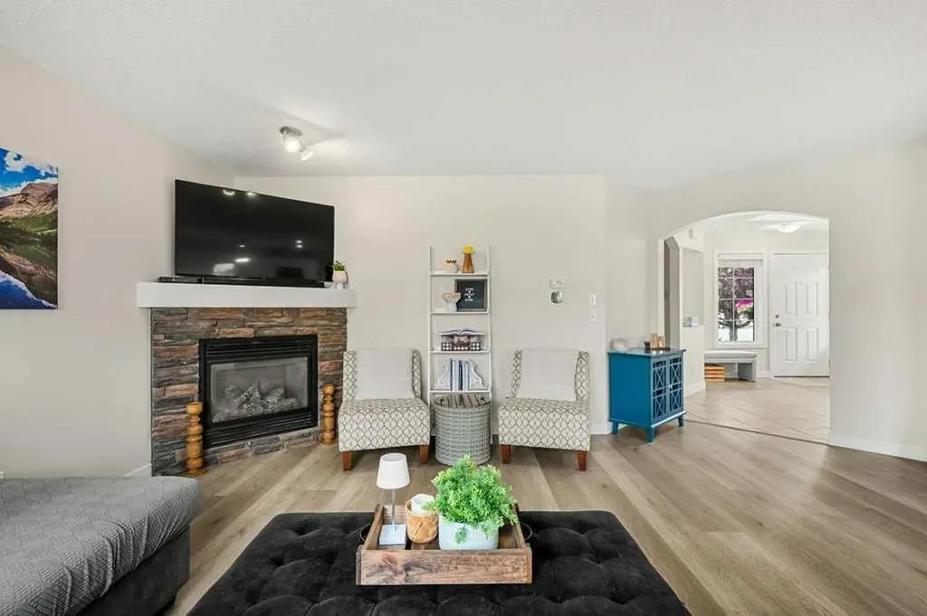 13061 Coventry Hills Way NE Calgary AB T3K 0J6