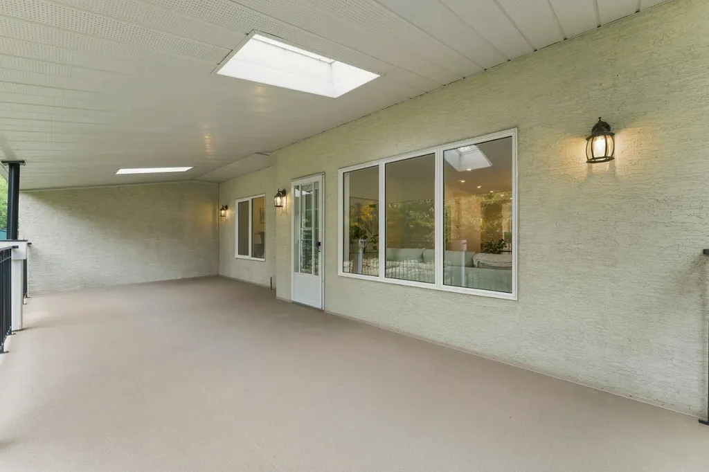 12 Prominence Point SW Calgary AB T3H 3E8